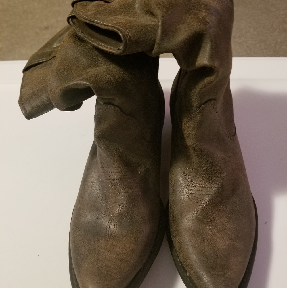 Boots NWOT!